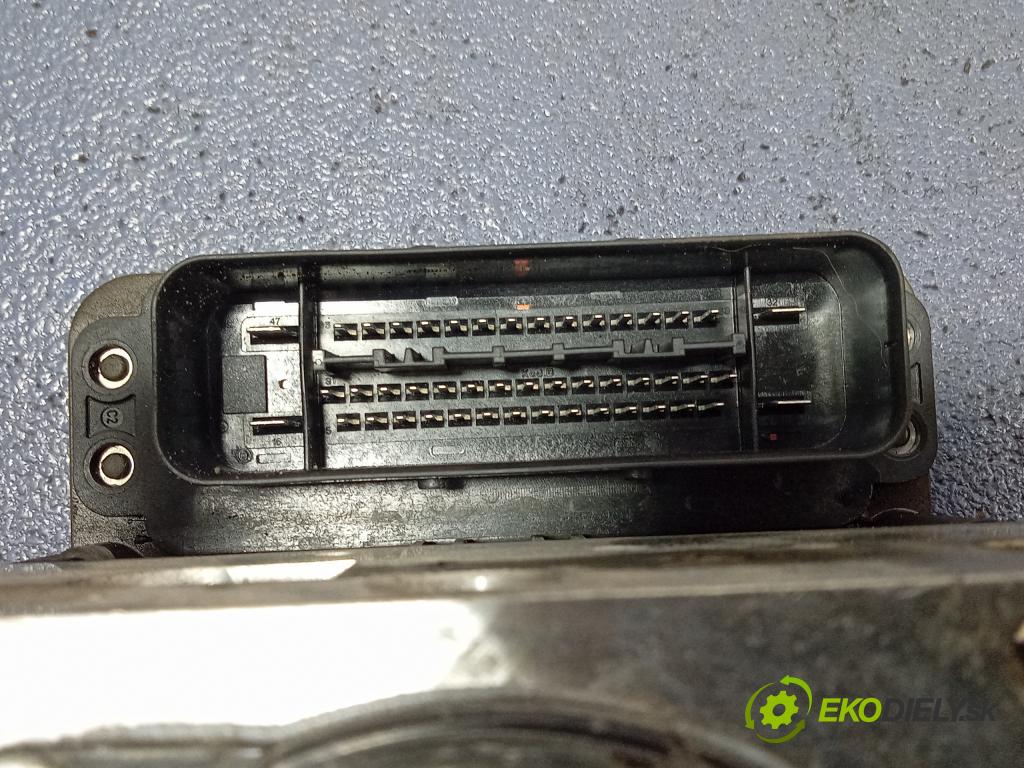 Bmw Seria 5 2010 čerpadlo ABS x 6797379