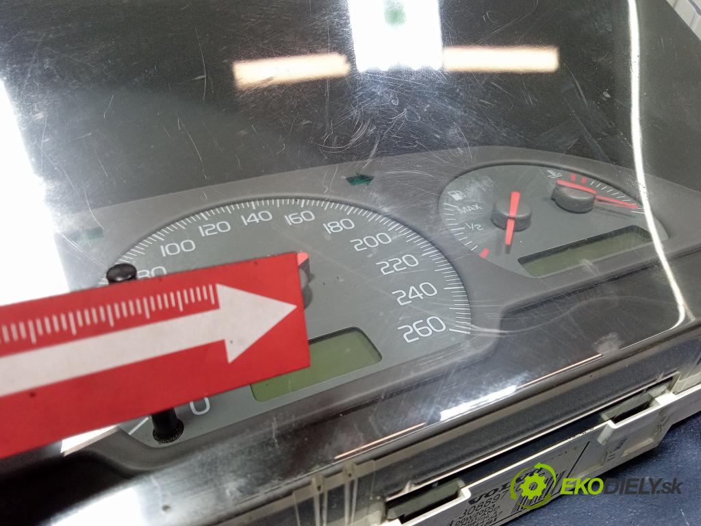 Volvo V40 2000 prístrojovka/ budíky 30889710
