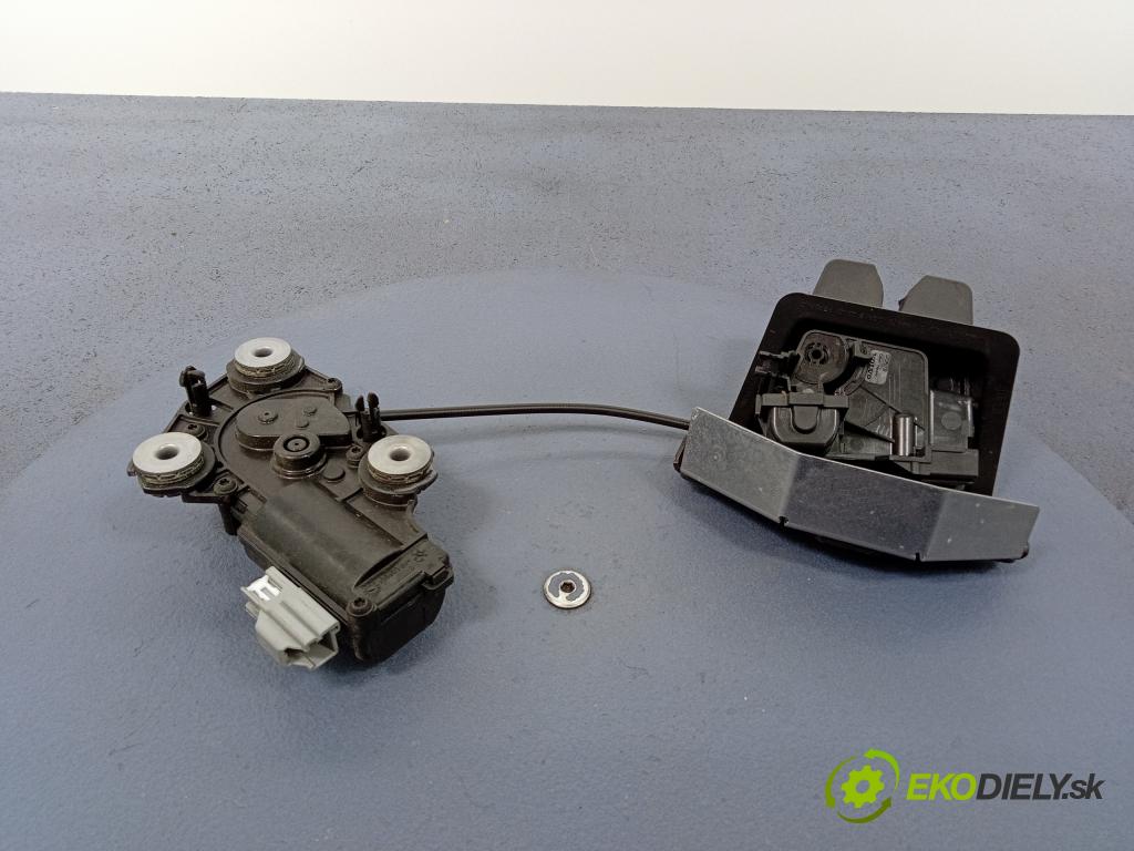 Volvo V90 2018 zámek Klapky: Kufr 31484599