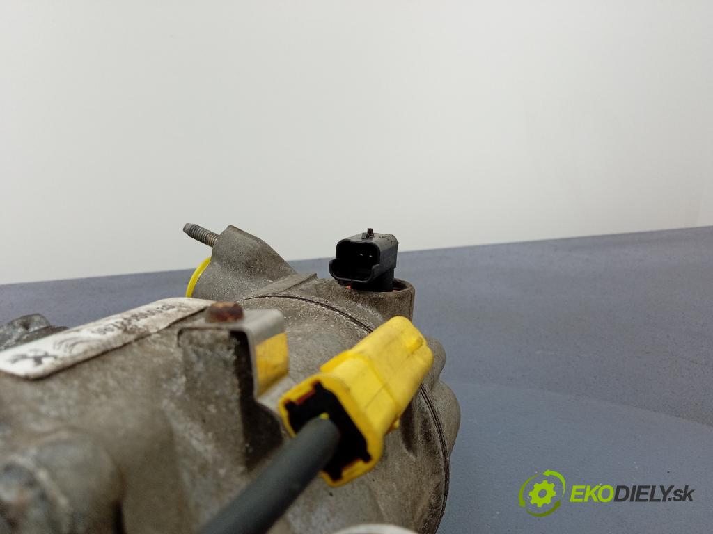 Peugeot 208 2014 kompresor Klimatizace: 9678656080