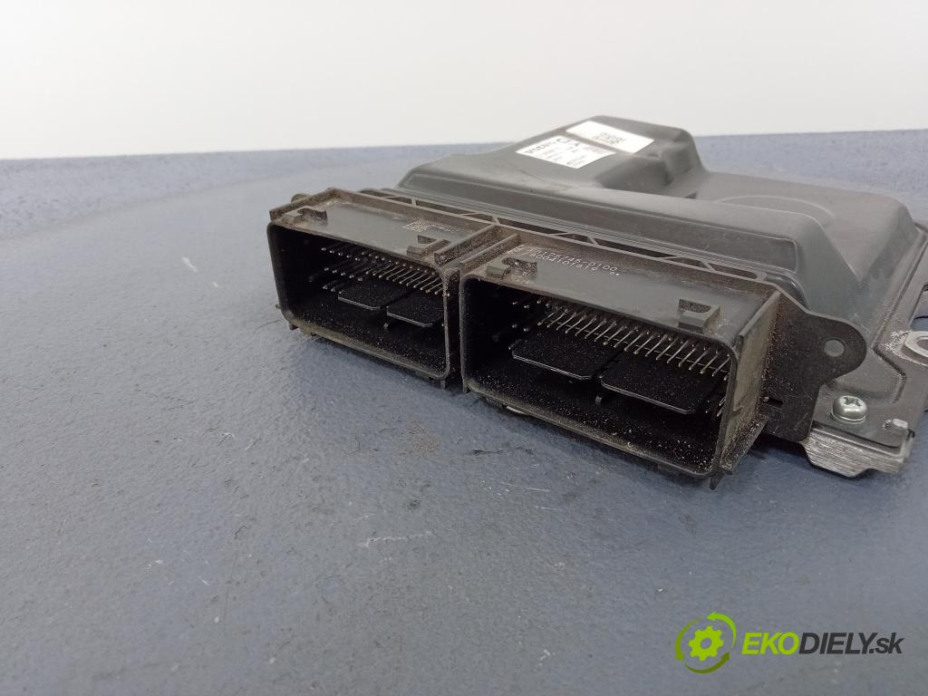 Volvo V90 2018 riadiaca jednotka Motor: 31459914