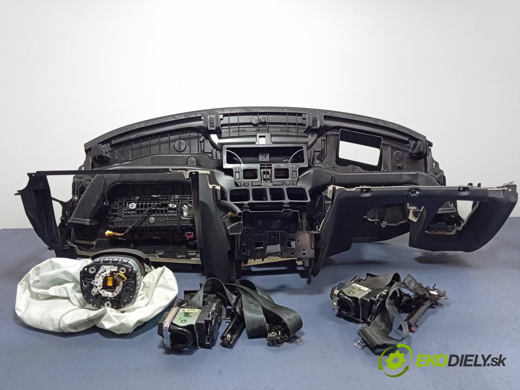 Volvo V90 2018 kokpit,pristrojová doska Distribúcia: 31403964