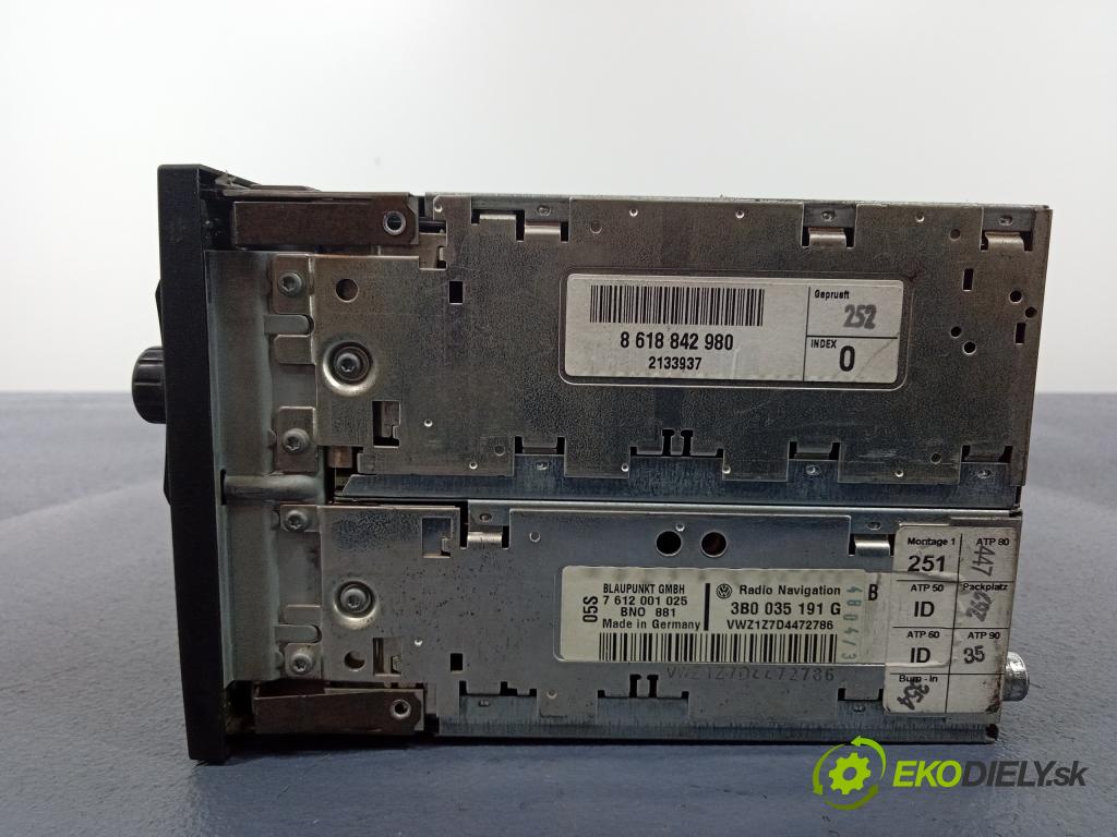 Volkswagen Passat 2004 Radio I Navigácia: 3B0035191G