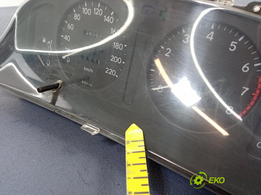 Toyota Corolla 2000 prístrojovka/ budíky 83800-1E180