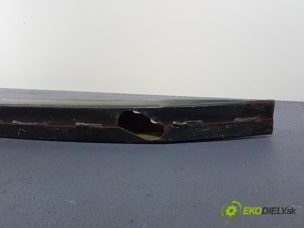 Toyota Corolla 2000 výztuha narazník Přední 01
