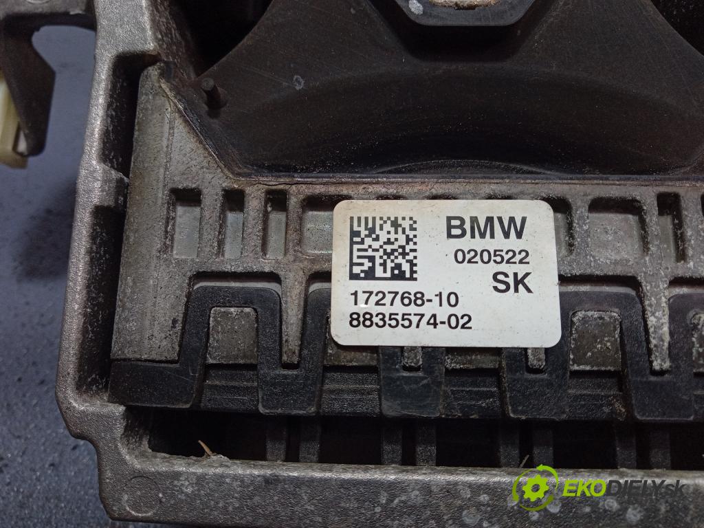 Bmw M1 2022 Vankúš/: držiak Motor: 8835574