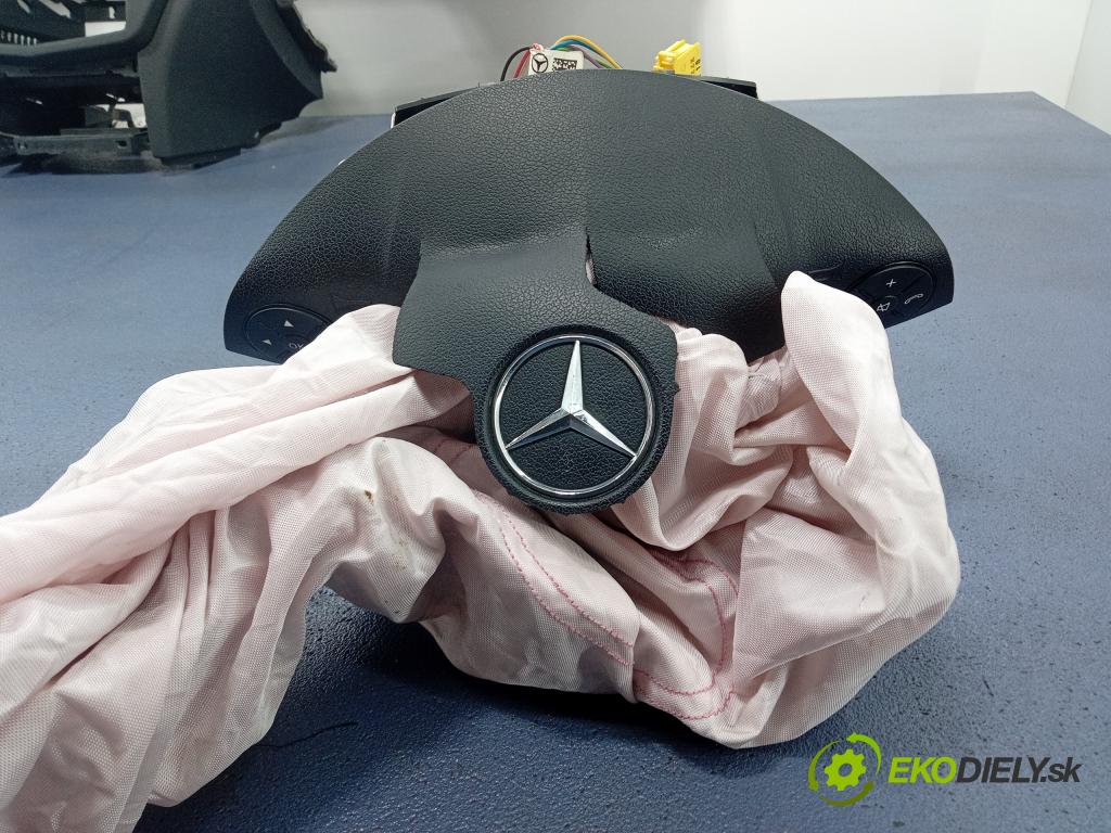 Mercedes C-klasa 2010 kokpit,pristrojová doska Distribúcia: A2046803787