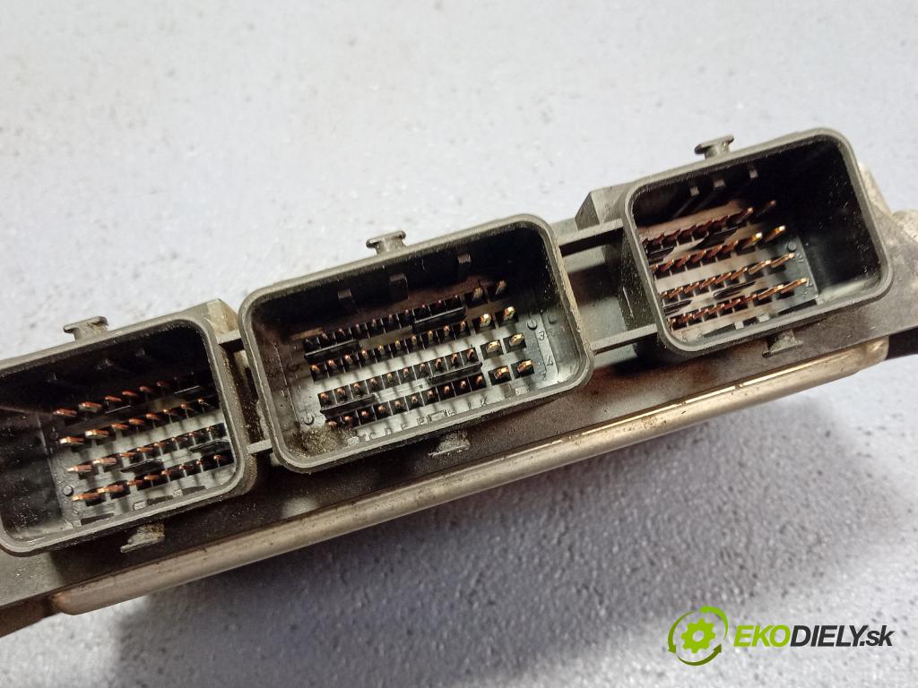 Renault Scenic 2004 riadiaca jednotka Motor: 0281011776