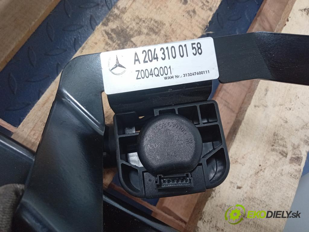 Mercedes C-klasa 2010 oko Do Přívěsy A2043100995