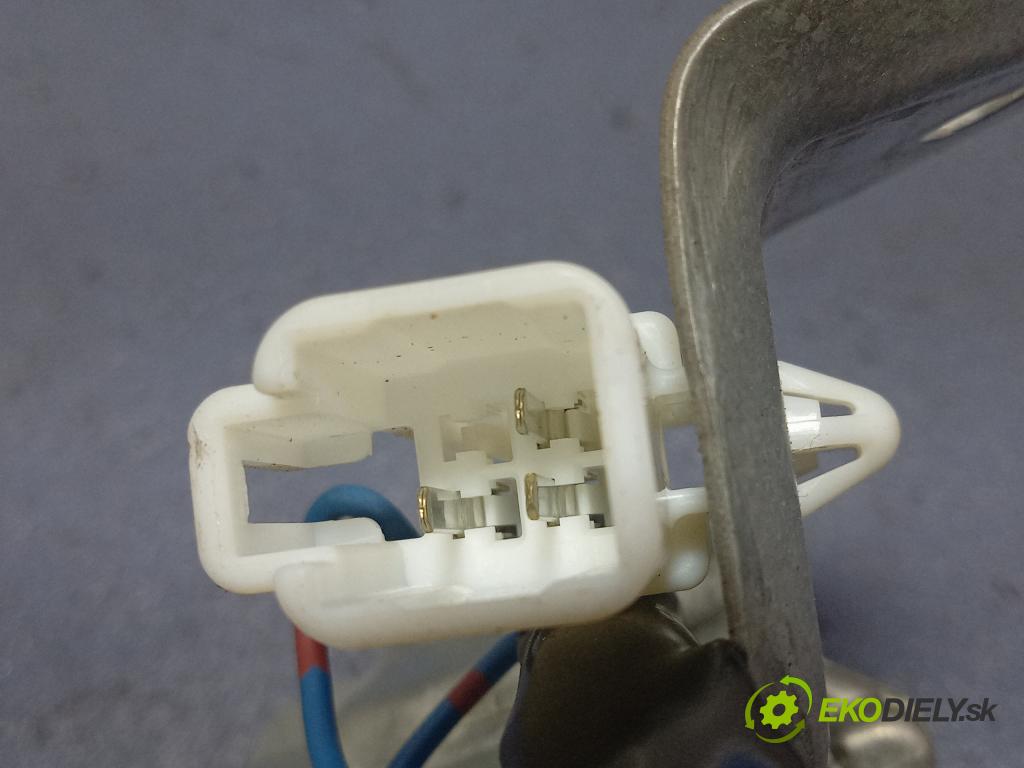 Mazda 2 2004 motor: Stierače: zad 34376-581