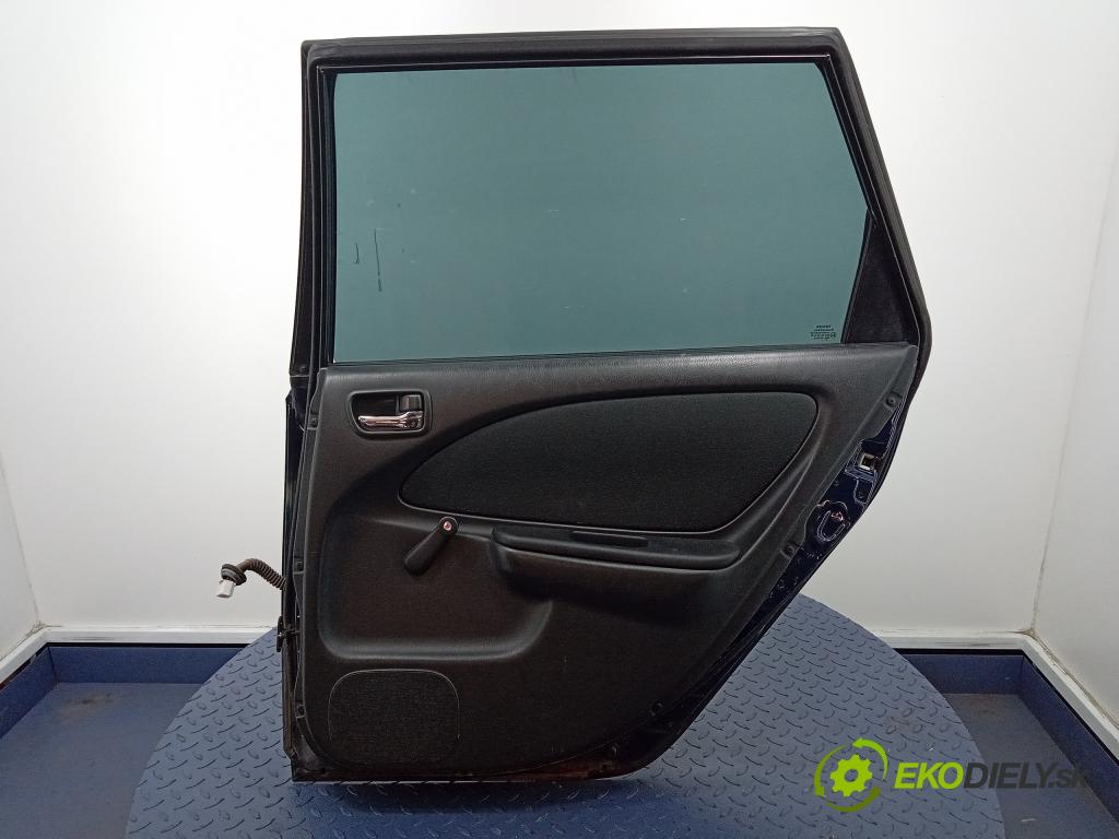 Toyota Avensis 2003 dvere zad pravé 01