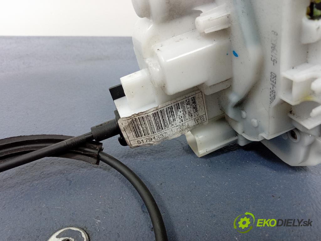 Ford Ka 2010 zámek dveře před v pravo: 51794337