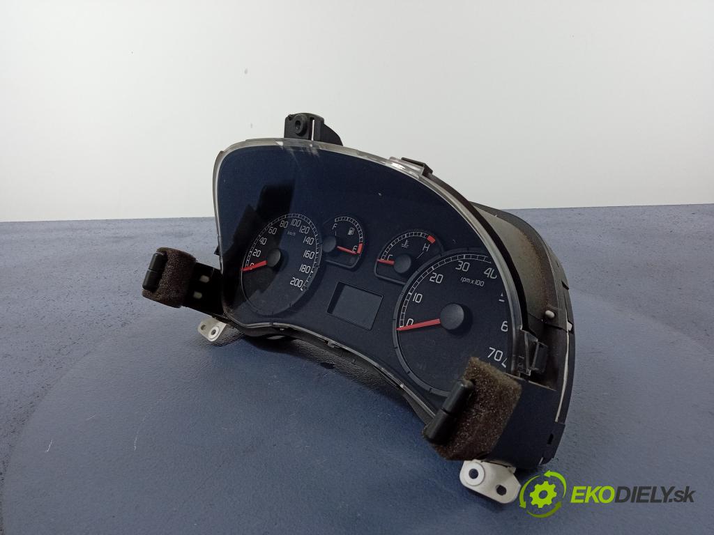 Fiat Punto 2004 prístrojovka/ budíky 46833366