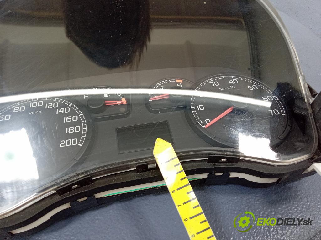 Fiat Punto 2004 prístrojovka/ budíky 46833366