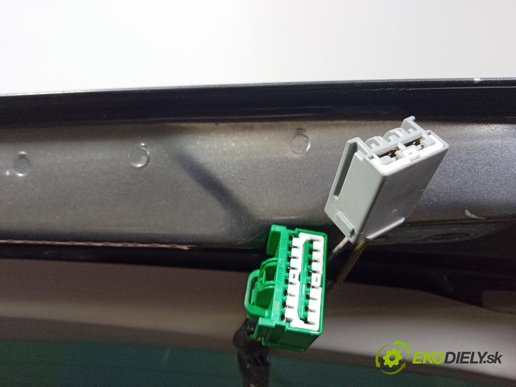 Ford S-max 2007 zadní dveře kufra: kufr 01