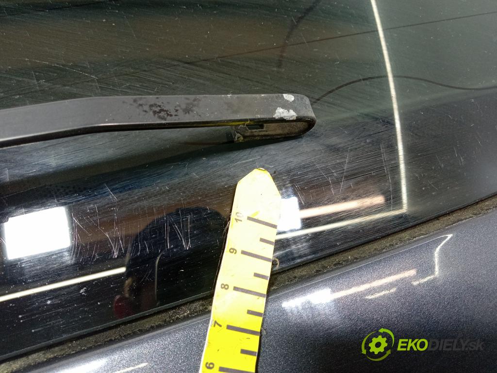 Ford S-max 2007 zadní dveře kufra: kufr 01