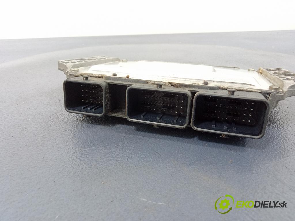 Renault Scenic 2007 riadiaca jednotka Motor: 8200611648