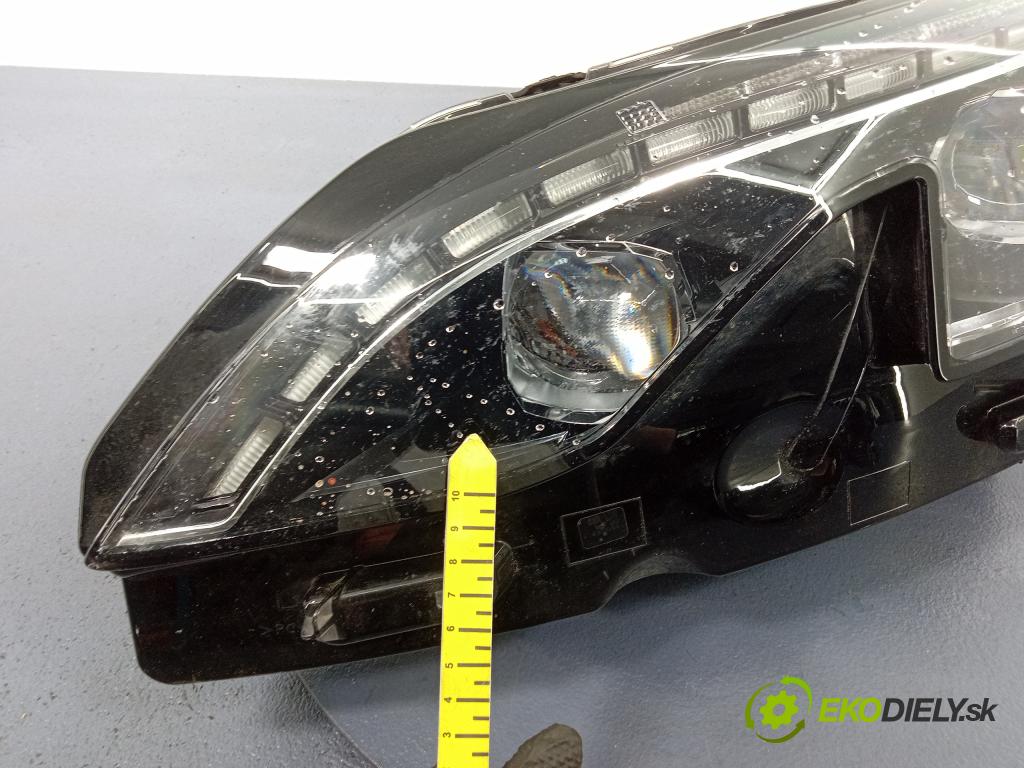 Peugeot 3008 0 Reflektor: Vľavo: 9826572780