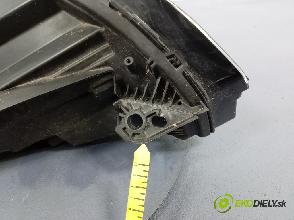 Peugeot 3008 0 Reflektor: Vľavo: 9826572780