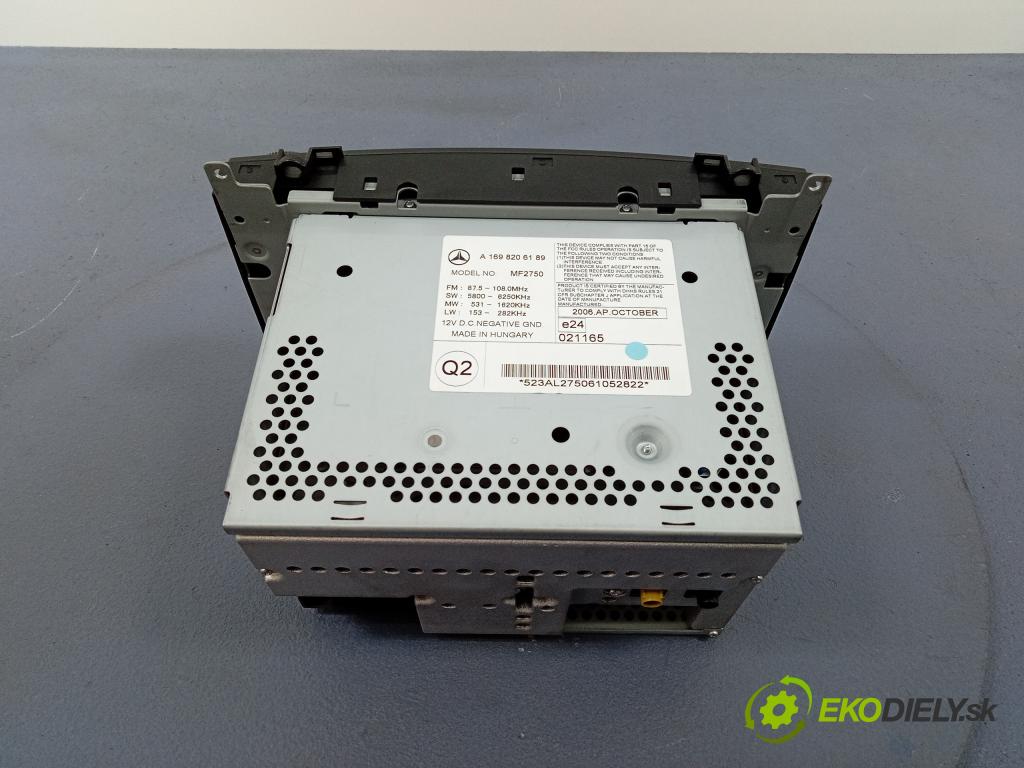 Mercedes A-klasa 2006 Radio I Navigácia: A1698206189