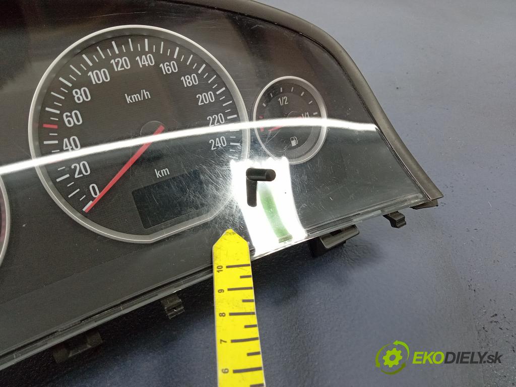 Opel Vectra 2004 prístrojovka/ budíky 13165960MG