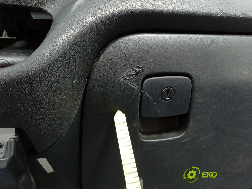 Fiat Doblo 2016 kokpit,pristrojová doska Distribúcia: 01