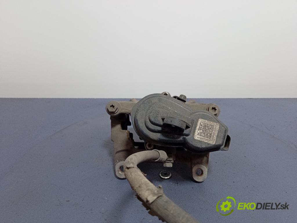 Audi A4 2017 zámek dveře Zad: v pravo: 01