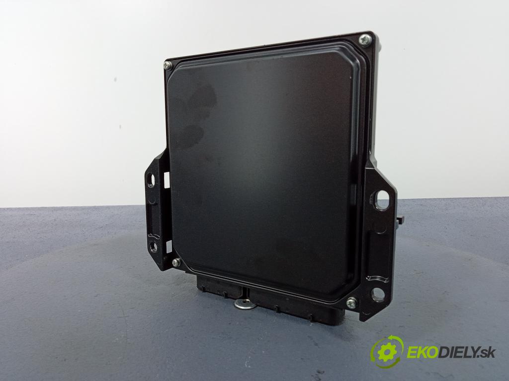 Mazda 5 2005 riadiaca jednotka Motor: 275800-6457