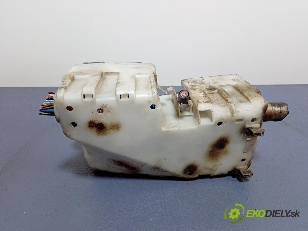 Mazda 5 2006 skříňka Pojistky 01