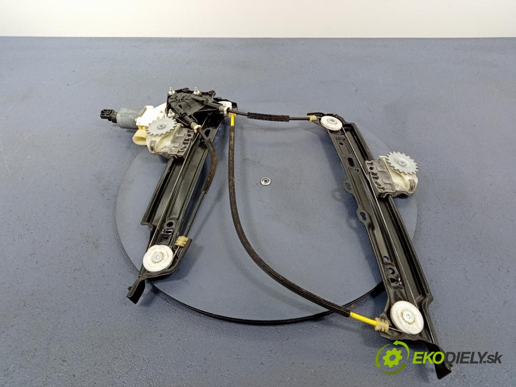 Bmw Seria 3 2018 mechanismus stahování Sklenka: Zad: v pravo: 7291422