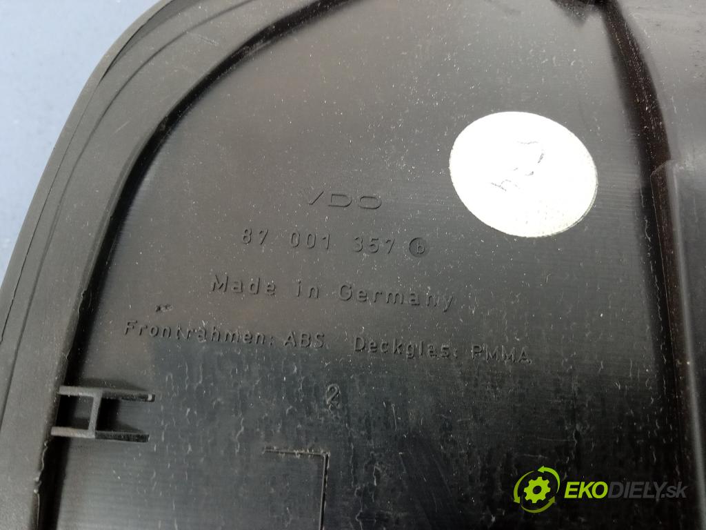 Mercedes CLK-Klasa 2001 prístrojovka/ budíky A2085405511