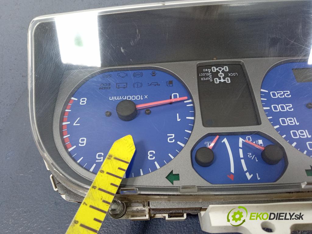Mitsubishi Pajero 2001 prístrojovka/ budíky MR532360