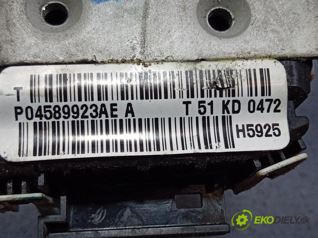Jeep Grand Cherokee 2012 zámek dveře Zad: Levý: P04589923AE