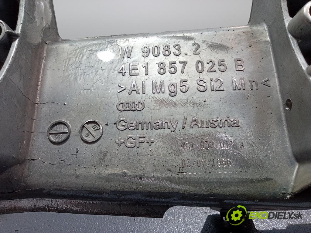 Audi A8 2007 kokpit,pristrojová doska Distribúcia: 4E1857017A