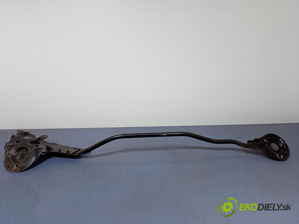 Mazda 2 2006 výztuha Čelní / stěna Přední 01