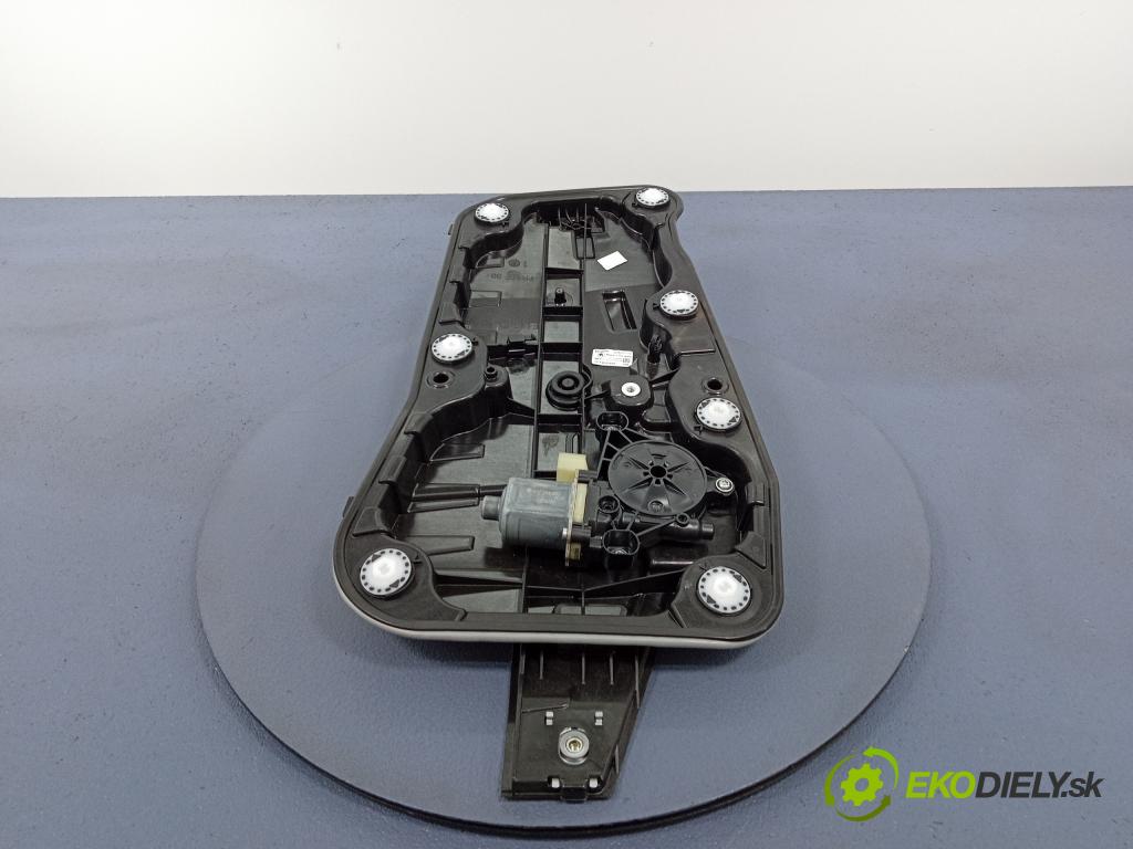 Skoda Octavia 2020 mechanismus stahování Sklenka: Zad: v pravo: 5E3839656