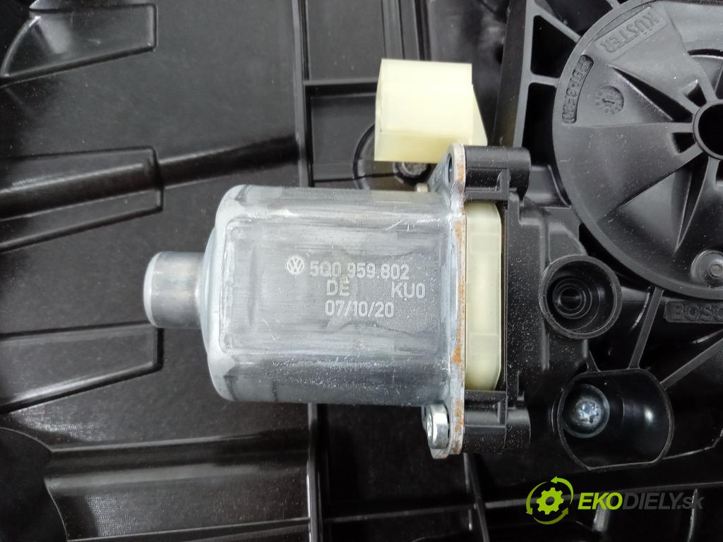 Skoda Octavia 2020 mechanismus stahování Sklenka: Zad: v pravo: 5E3839656