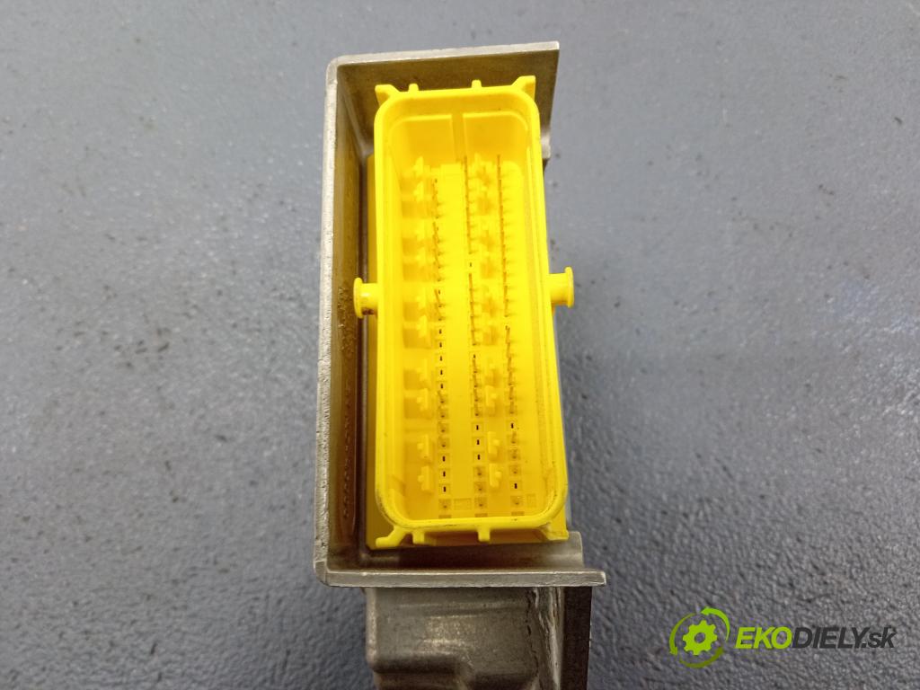 Audi Q7 2007 kokpit,pristrojová doska Distribúcia: 4L0959655C