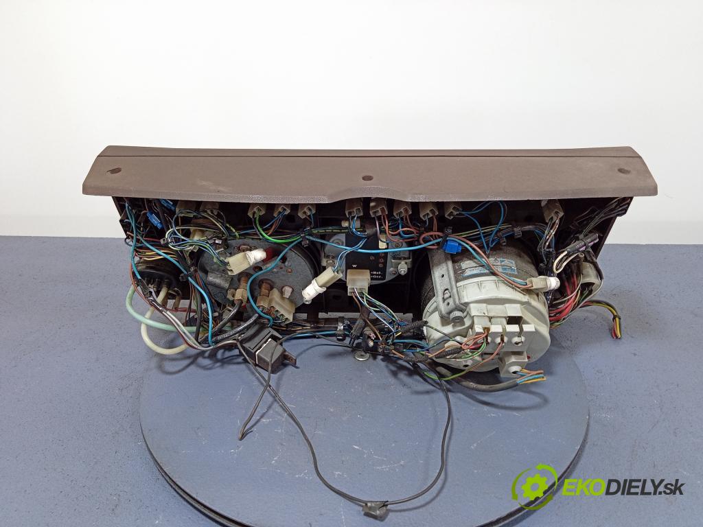Mercedes 1114 1990 prístrojovka/ budíky A6736890208