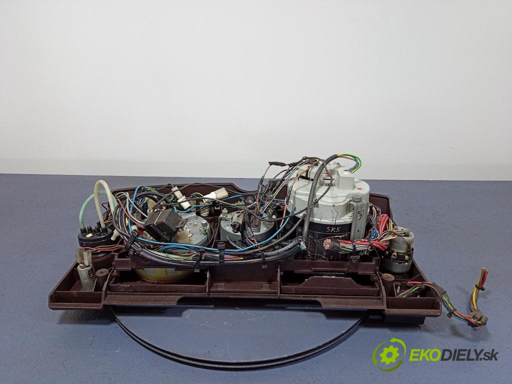 Mercedes 1114 1990 prístrojovka/ budíky A6736890208