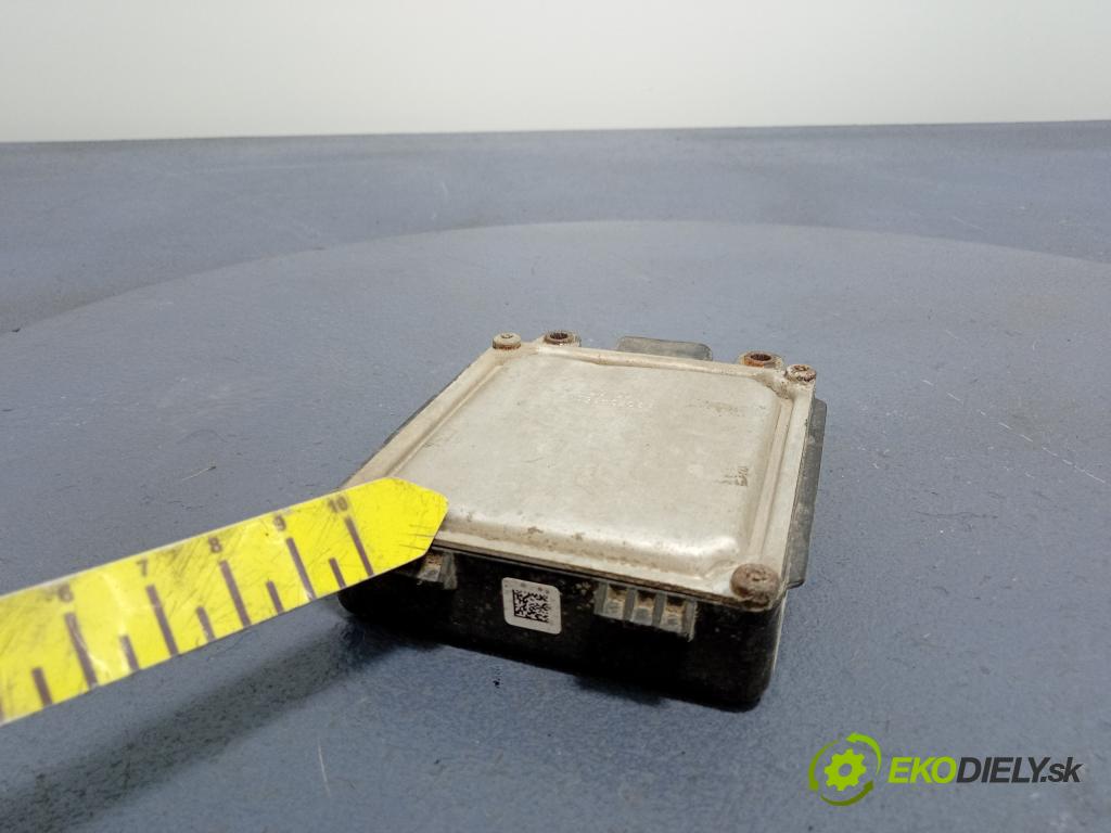 Ford Focus 0 Radar: F1FT14C689AC