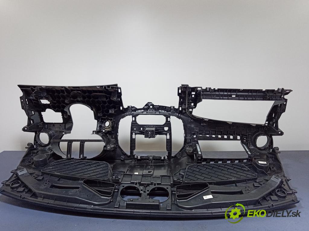 Mercedes Vito 0 kokpit,pristrojová doska Distribúcia: A4476800087