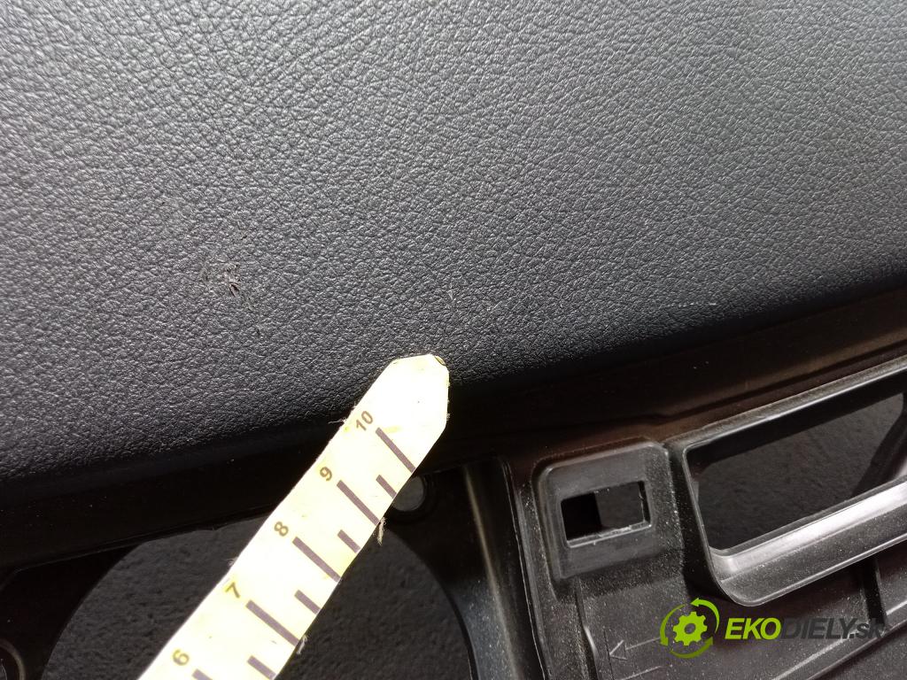 Mercedes Vito 0 kokpit,pristrojová doska Distribúcia: A4476800087