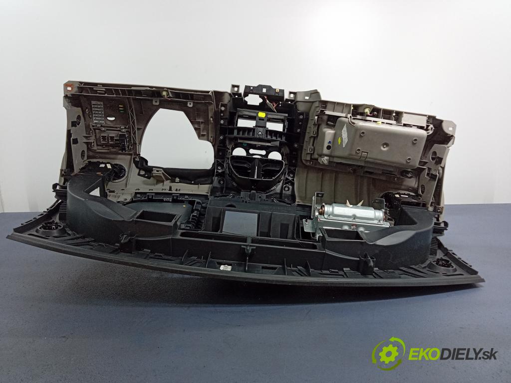 Renault Modus 2004 kokpit,pristrojová doska Distribúcia: 8200466483