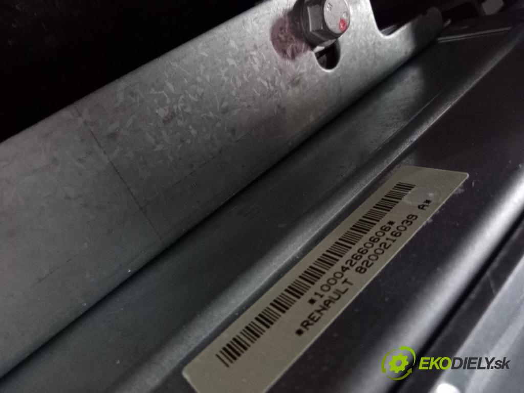 Renault Modus 2004 kokpit,pristrojová doska Distribúcia: 8200466483