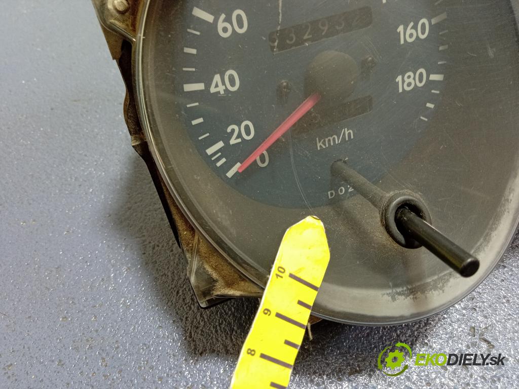 Toyota Rav4 1994 prístrojovka/ budíky 83010-42110