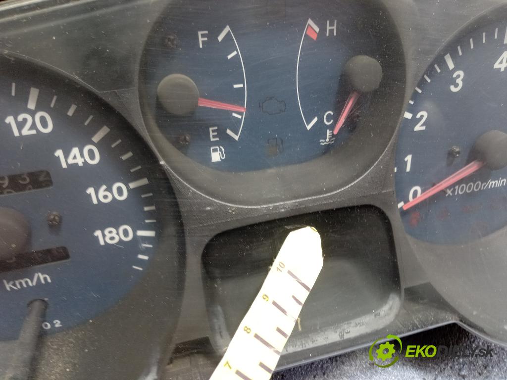 Toyota Rav4 1994 prístrojovka/ budíky 83010-42110