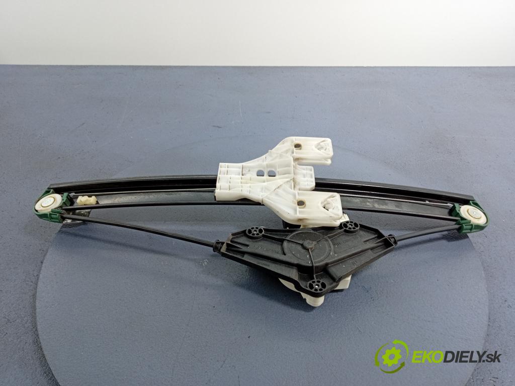 Audi A6 2020 mechanismus stahování Sklenka: Zad: v pravo: 4K0839462