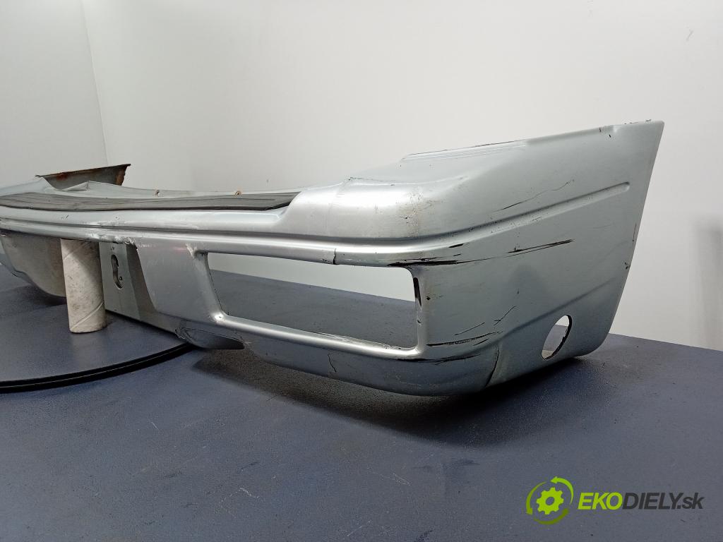 Suzuki Vitara 1998 nárazník Zad: 71811-77E10