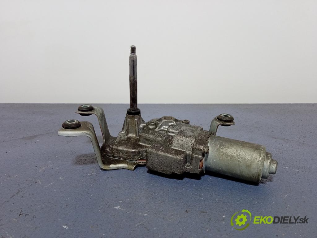 Bmw Seria 1 2020 motor: Stierače: zad 01